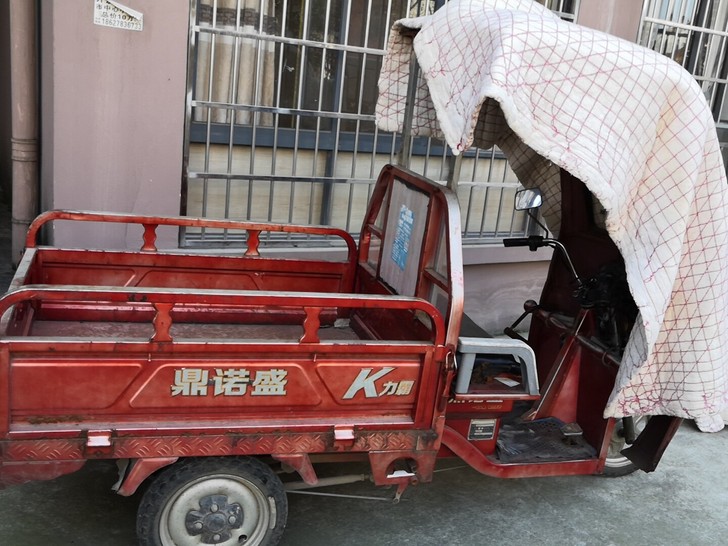 电动三轮车！32安5只电池！全新电池行使7...