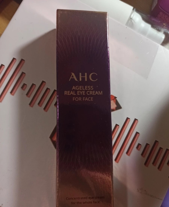 Ahc眼霜，我这个是12克中样，20元一支...