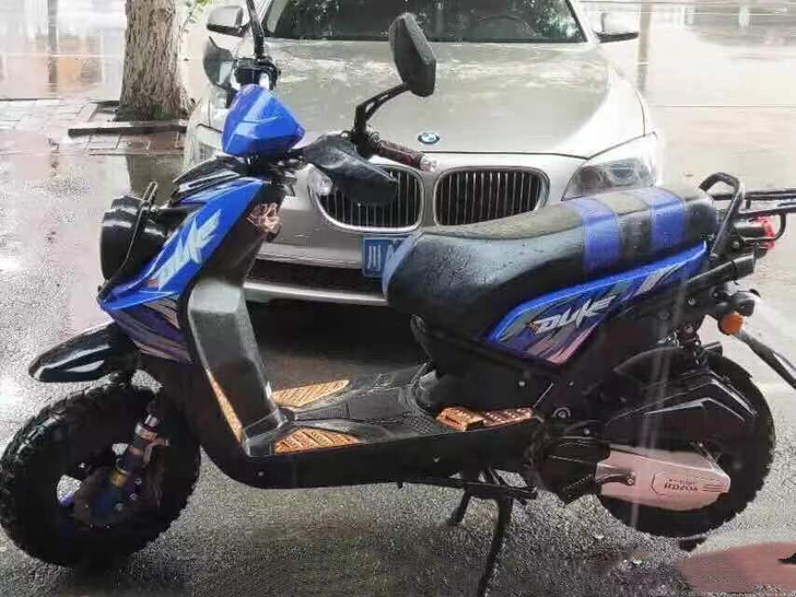 150CC战路虎踏板摩托车烧油踏板车燃油摩...