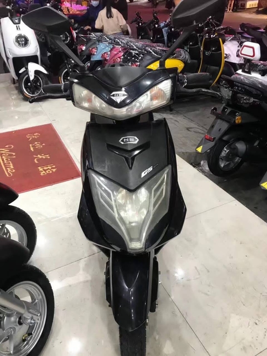 各大品牌二手电动车,爱玛,雅迪,新日,小刀...