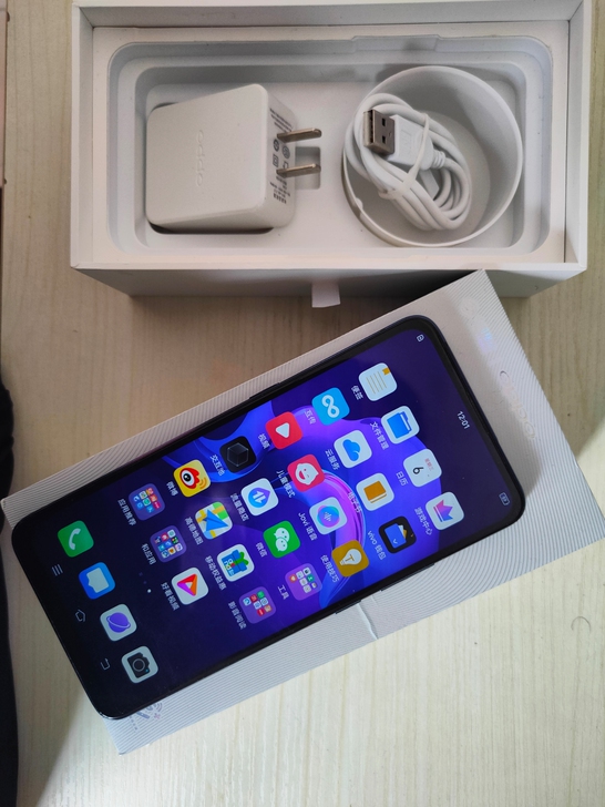 VIVOX27  8+128女生自用正品原...