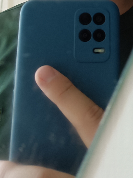 realmeQ3i