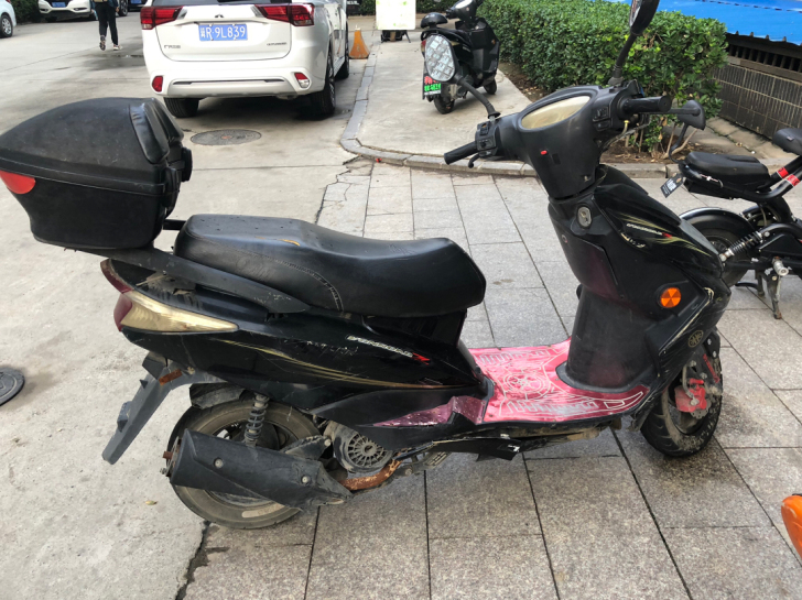 雅马哈125小摩托700卖了
