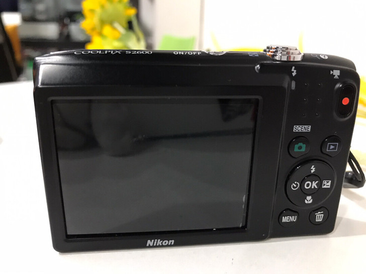 尼康S2600数码相机，品相如图、功能正常...