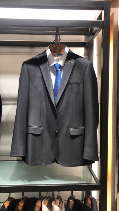 歌德克依男士西服，2020年春节购于北京花...