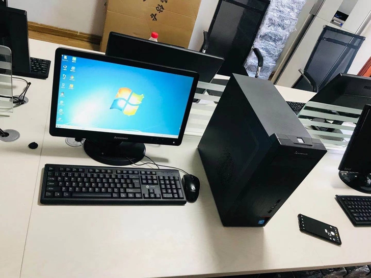 联想台式电脑低价转让。