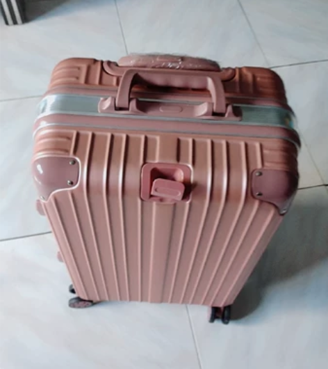 工厂清仓处理全新行李箱拉杆箱旅行密码箱 规...