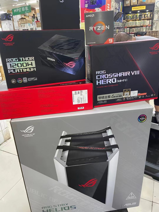 华硕ROG全家桶高端游戏主机