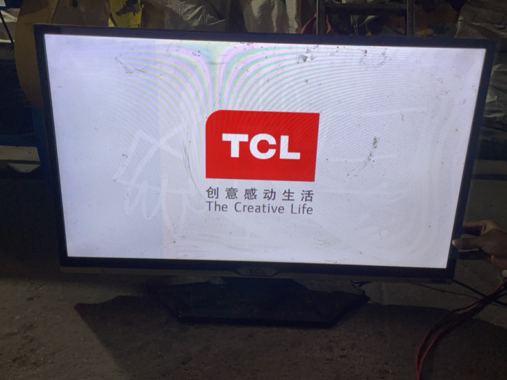 TCL网络电视32寸。