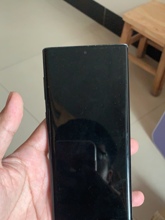 三星note10 美版。 屏幕划痕严重 贴...