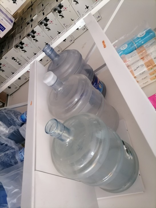 大桶水水桶。