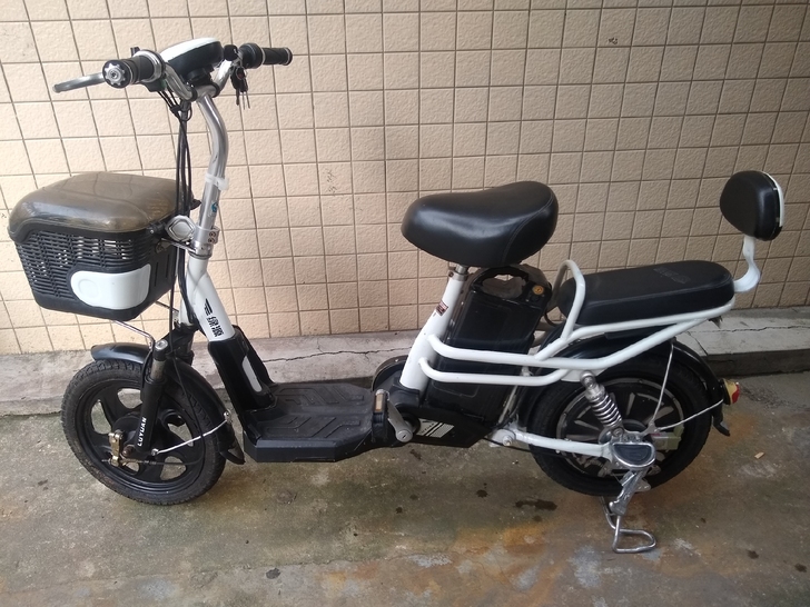 绿源锂电池电动车,东莞凤岗雁田自提,电池可...