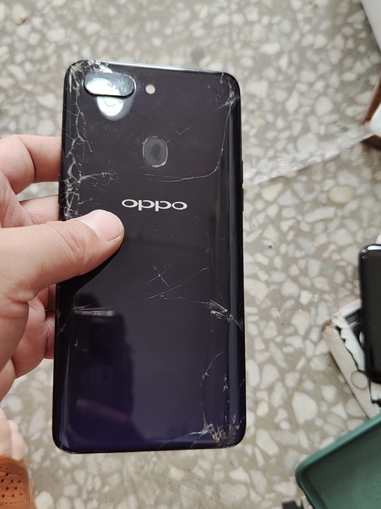oppor15梦境版,后盖碎无拆修有老化功...