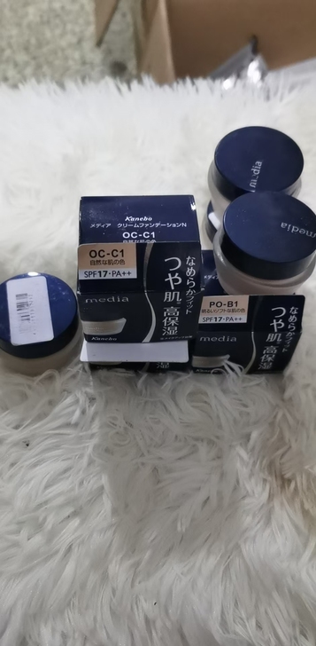 嘉娜宝Media媚點粉底霜保湿粉底液 25...
