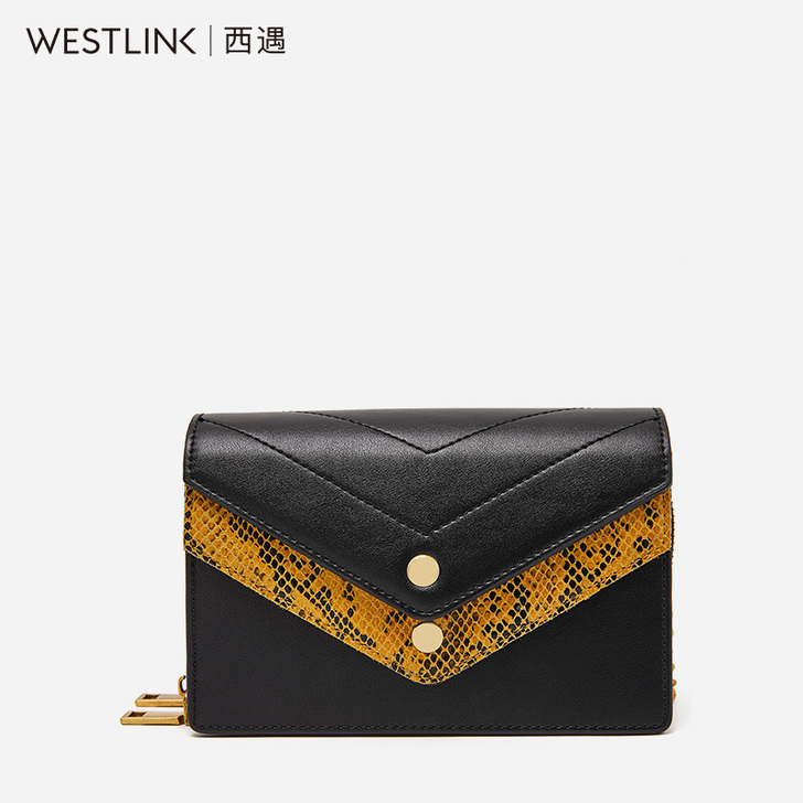 西遇女包2019新款春季磁扣蛇纹拼接链条时...