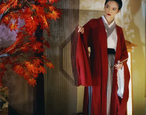 出一套汉服 s号 这个价钱自己考量山不山 ...