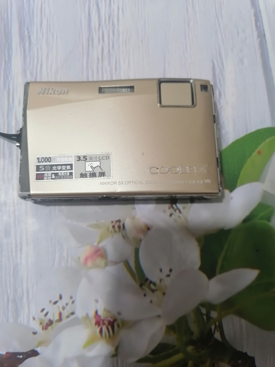 尼康S60数码相机带涂鸦