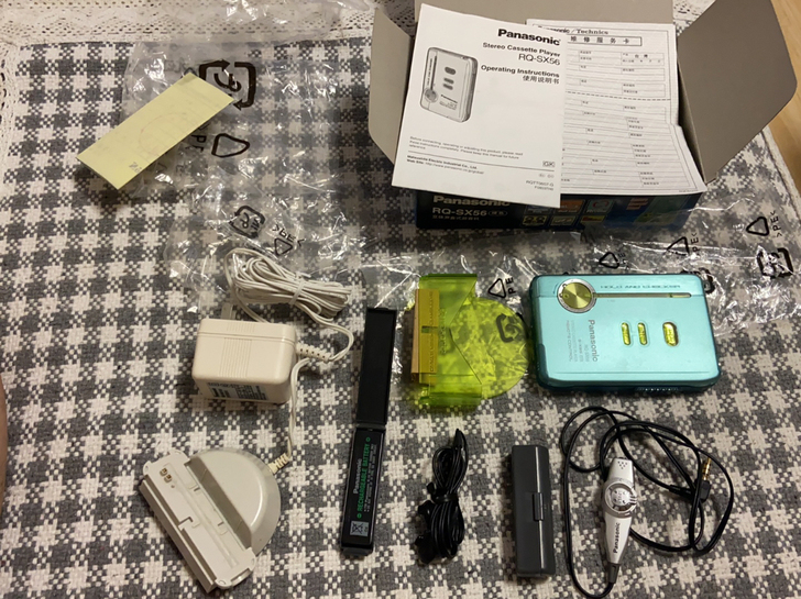 松下随身听，基本全新，皮带需要更换，所有配...