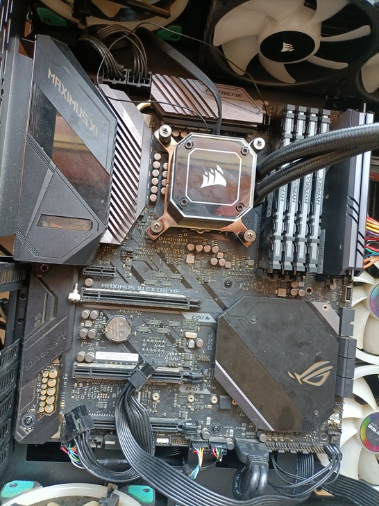 玩家国度ROG M11e出售