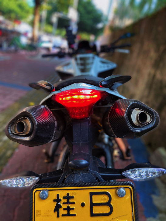 玩腻了街车，出自用黄龙600，成色如图，1...