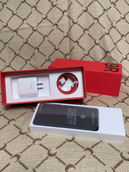 一加 OnePlus 9R 5G旗舰120...