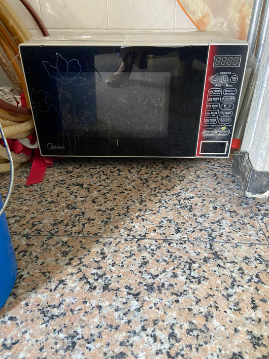 微波炉150自取。其实没用三次，就放了好久