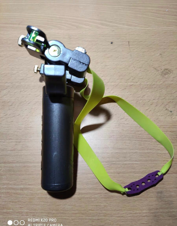新手扁皮聚碳旋转弓头弹弓高精准快压户外竞技...