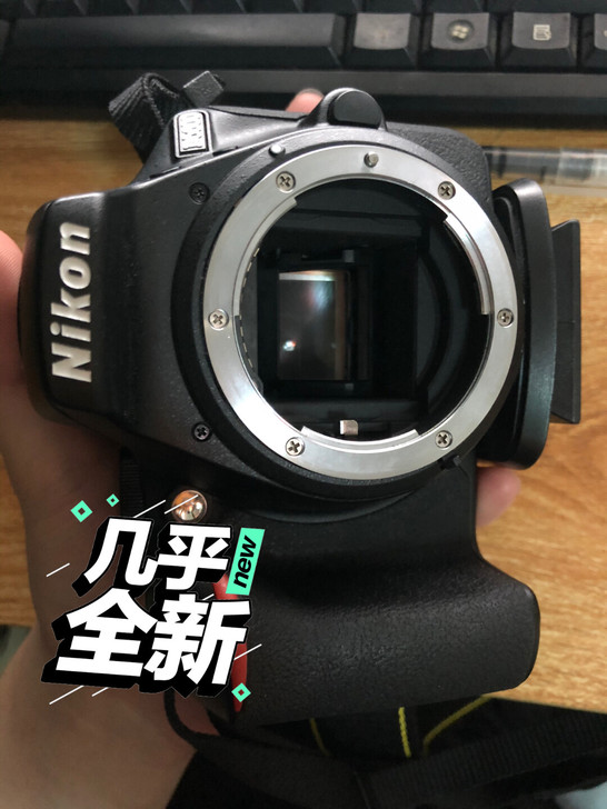 出自用尼康入门级单反D5600，箱说全，由...