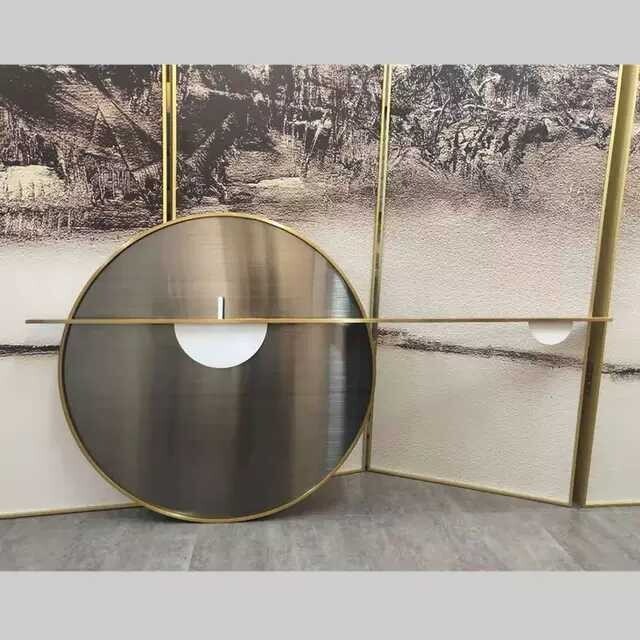 金属装置画,全新,边框有少许磨花,特价清货...