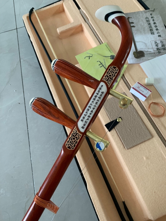 低价赔钱处理一批老红木二胡!全新闲置出售最...