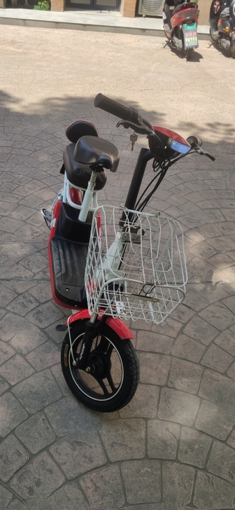 爱玛电动车电瓶车