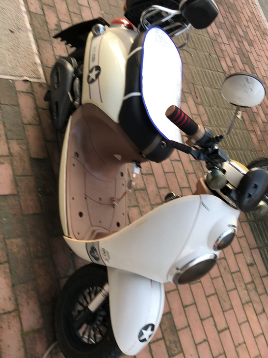 爱玛电动车 九成新