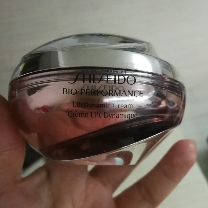 资生堂面霜,香奈儿晚霜,雅诗兰黛粉水,小棕...