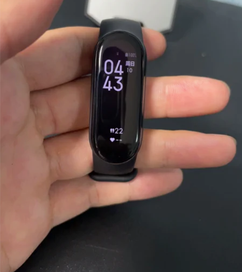 自用小米手环6NFC  没怎么戴过，一直闲...