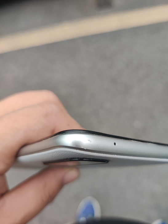 realme q2 pro素皮版  8+1...