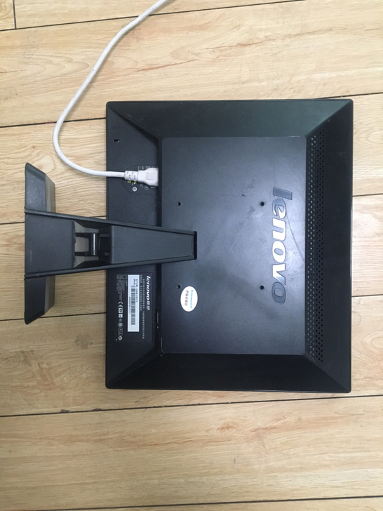品牌联想显示器L175A,家中显示多,挺重...