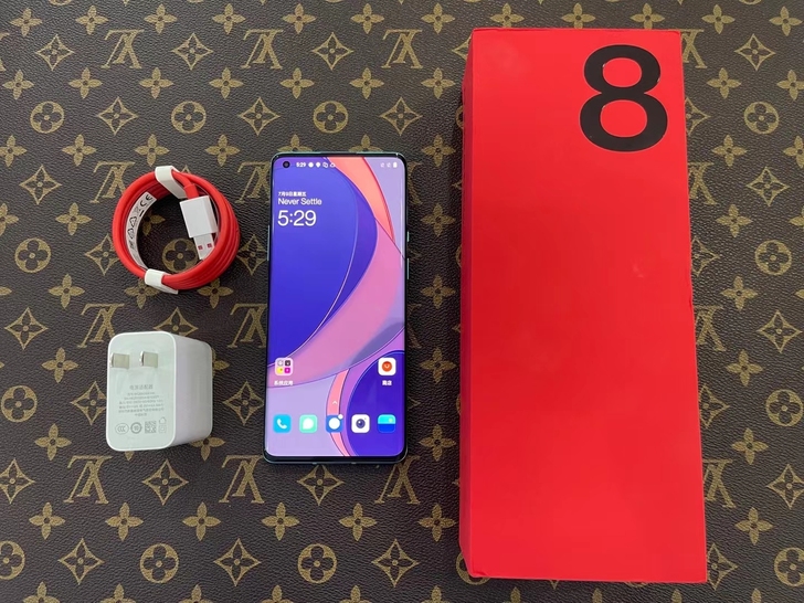 一加8Pro,12+256,配件全新没有动...