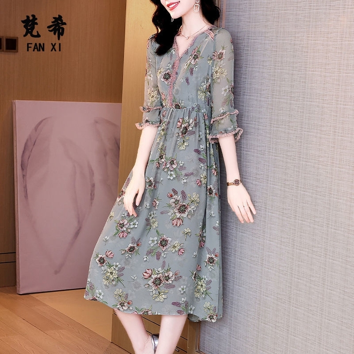 连衣裙夏季2021新款女装高端碎花气质薄款...