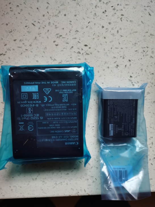 佳能相机电池套装LP-E10，全新