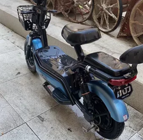 证件齐全,九成新二手品牌电动车,雅迪爱玛台...