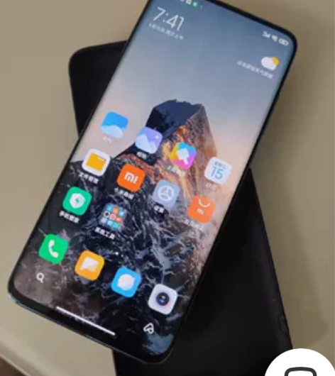 8+256小米手机,几乎全新。原装内外屏,...