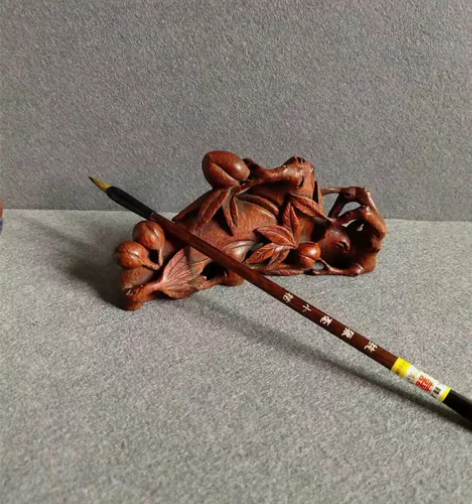 旧藏老竹雕，【竹根雕寿桃纹文房笔架】 藏品...