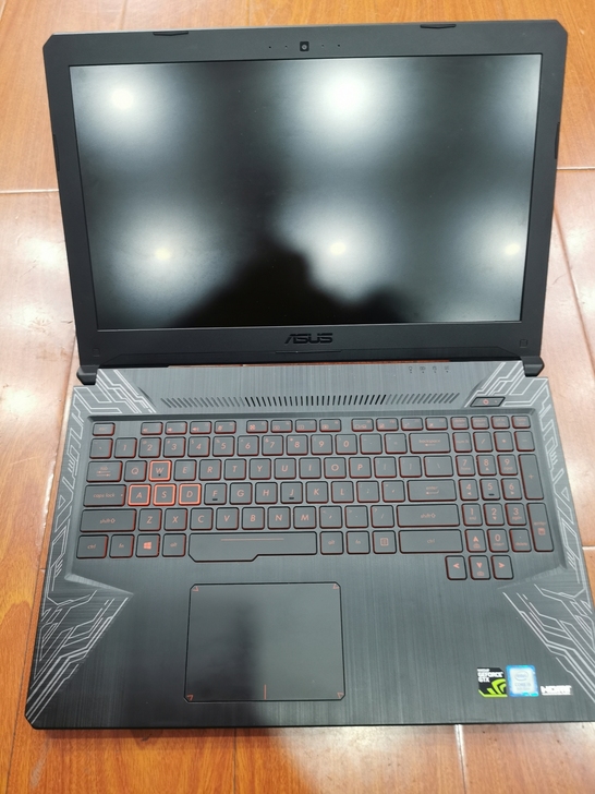 华硕飞行堡垒5 fx80g 1060 i5...