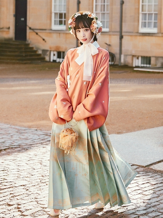 出十三余花鸟行吟马面裙 汉服 M码