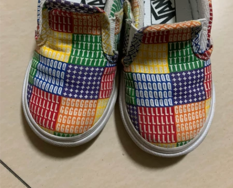vans童鞋,尺码13,感觉内长有15左右...