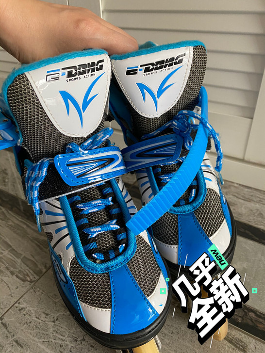千动旱冰鞋,35到38码,可调鞋号,就穿过...