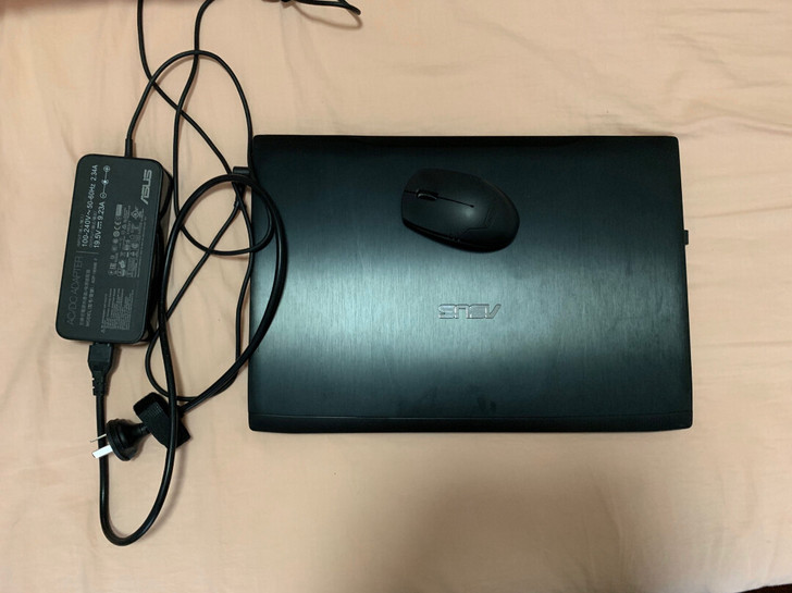 华硕游戏笔记本飞行堡垒FX60V 9新