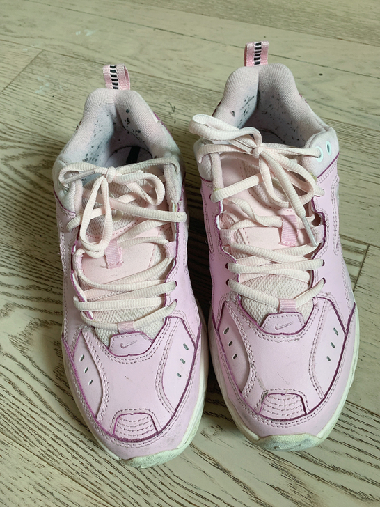 20元运动鞋邮费自理