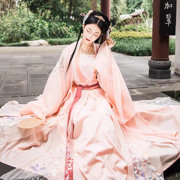墨子研汉服,正版出,L码200包邮