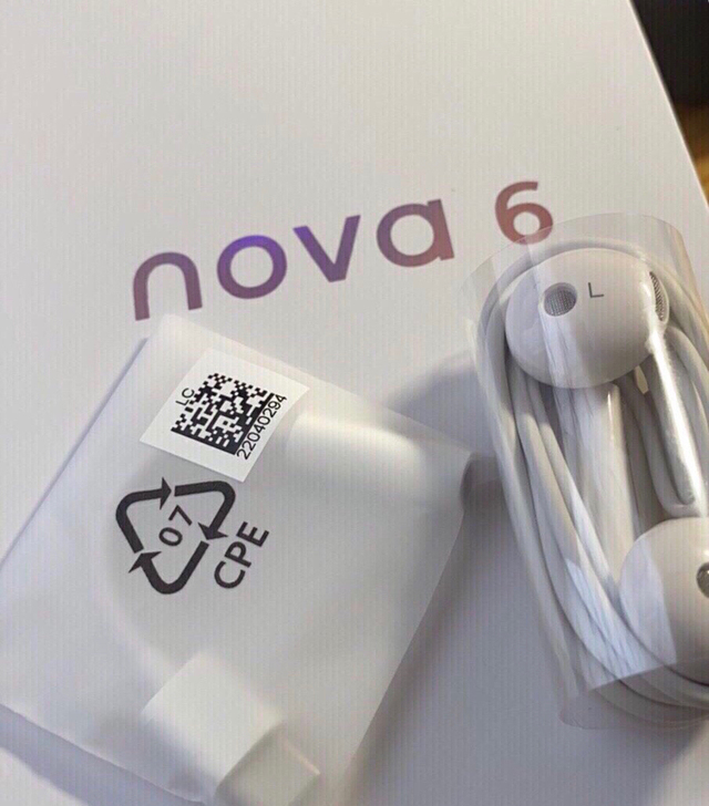 华为耳机nova6手机原装耳机和转接头，刚...